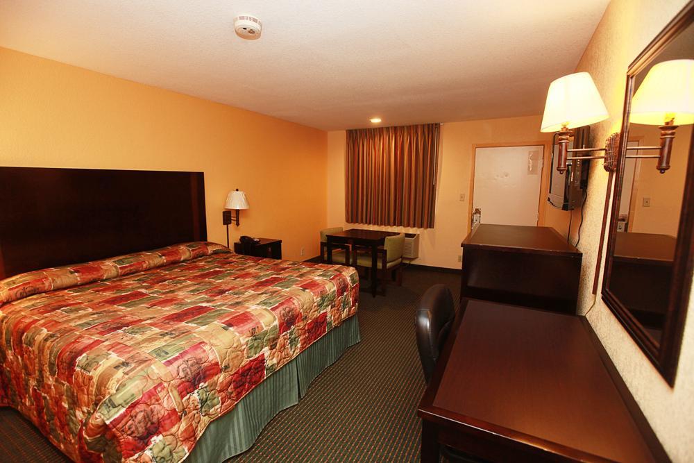 Palace Inn Rosenberg Room photo